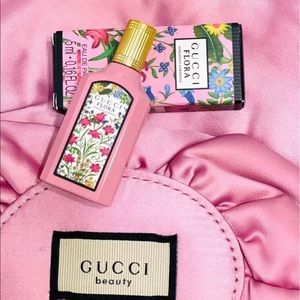 Gucci mini bloom splash with bag pouch